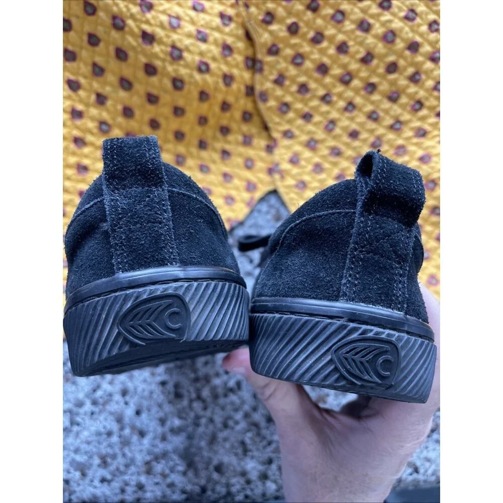 Cariuma pre owned